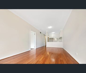 Spacious Three-Bedroom Apartment in a Prime Lifestyle Location - Photo 1