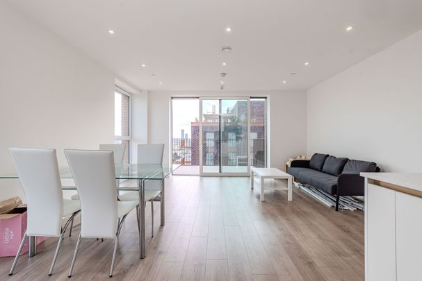 Bright and spacious apartment to let at Water view house - Photo 1