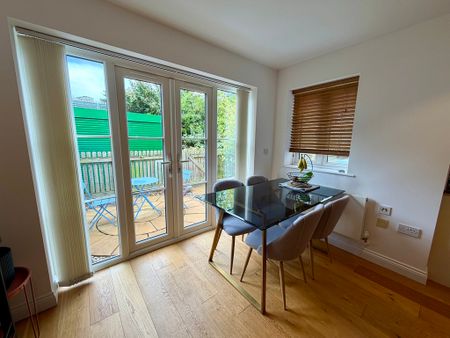 2 bedroom apartment to let - Photo 3