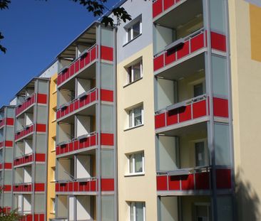 3-Raum-Wohnung im Grünen mit tollem Balkon - Photo 1