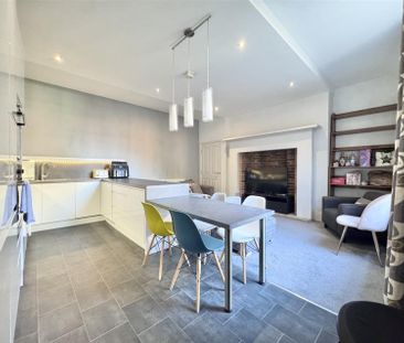 Heworth Croft, York - Photo 1