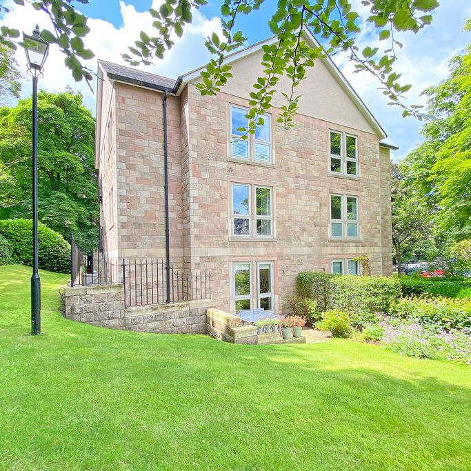 Clarence Drive, Harrogate, HG1 2PE - Photo 1