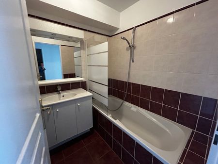 Location Appartement 1 pièce 32m² LA MADELEINE 59110 - Photo 5