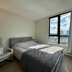 Yaletown Park 2br+2bath, 1 parking & storage $3,300/month - Photo 2