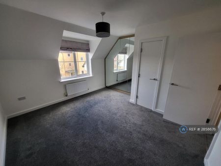 4 bedroom terraced house to rent - Photo 4