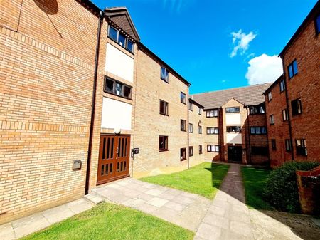 1 Bedroom Flat to Rent in Spencer Court, Station Road, Rushden, Northants, NN10 - Photo 4