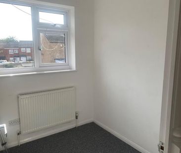 3 bedroom terraced house to rent - Photo 2