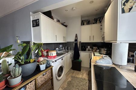 1 bedroom flat to rent - Photo 4