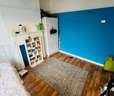 Room in a Shared House, Woodmansterne Road, SW16 - Photo 1