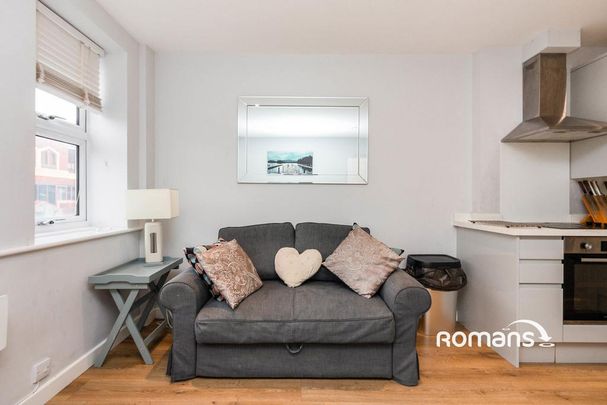 1 bedroom flat to rent - Photo 1
