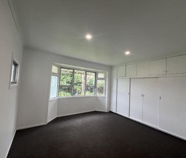 Fully renovated family home in Westown - Photo 3