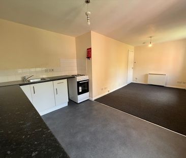 1 Bed Flat, May Court, NG5 - Photo 2