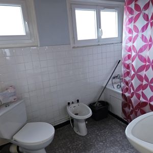 Location Appartement 1 pièce 26m² LE CREUSOT 71200 - Photo 3