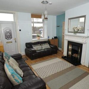 3 bedroom property to rent in Bolton - Photo 2