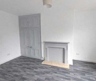 2 Bed Flat, Brookfield Road, LS6 - Photo 1