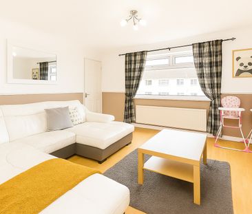 3 Bed Flat, Wellow Close, SO18 - Photo 1