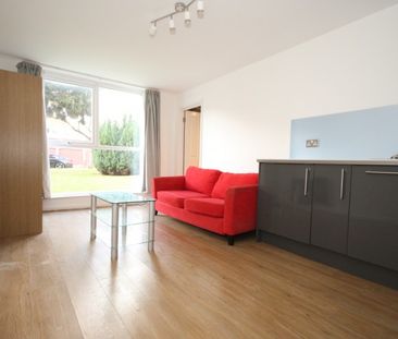 Park Drive, Woking - Photo 4