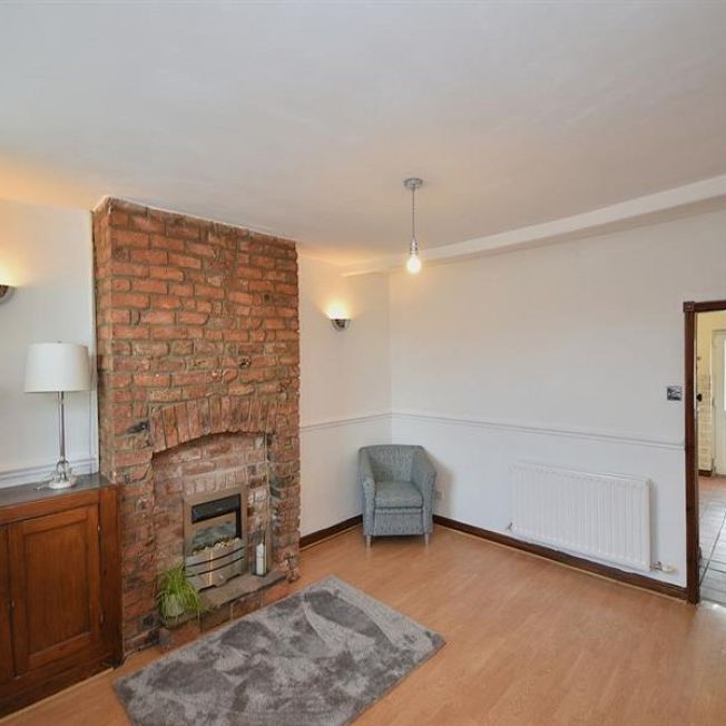 2 Bedroom Terraced To Let - Photo 1