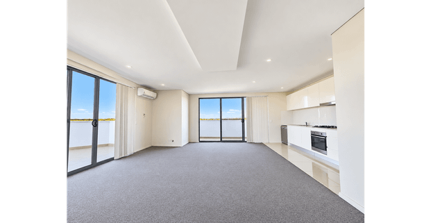 Penthouse Style With Panoramic Views - Photo 1