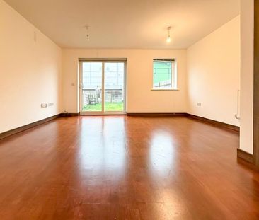 4 bedroom end of terrace house to rent - Photo 2