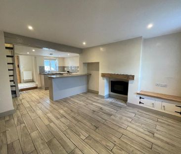 2 bedroom terraced house to rent - Photo 2