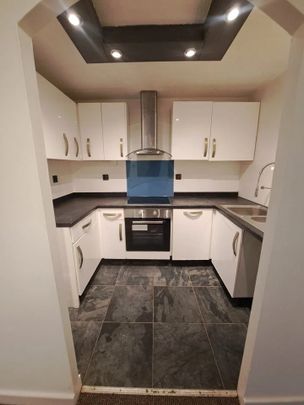 2 Bed Flat, St. Davids Court, M8 - Photo 1