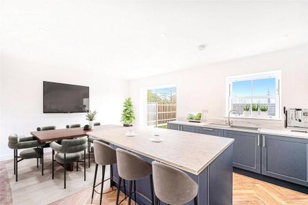 4 bedroom semi-detached house to rent - Photo 3