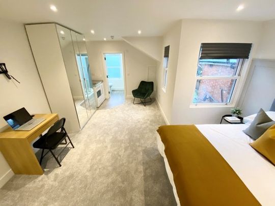 Room D, 28 Ash Road, Aldershot - Photo 1