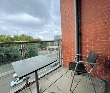 2 bedroom flat to rent - Photo 5