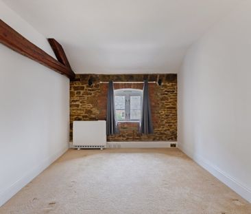 2 bedroom end of terrace house to rent - Photo 3