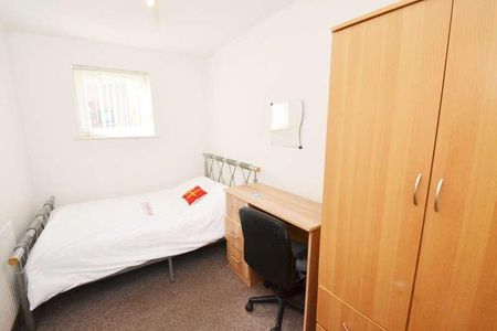 Plymouth View, Ardwick, Manchester, M13 - Photo 2