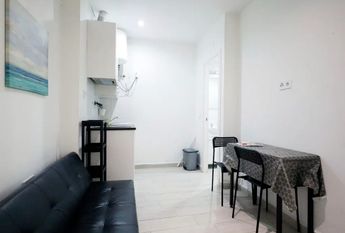 Calle de Rodrigo Uhagón, Madrid, Community of Madrid 28026