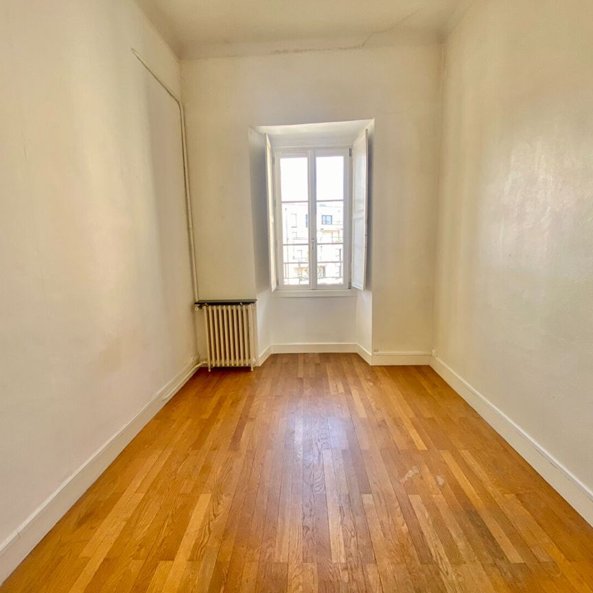 A Louer - Nantes Place Sanitat - Appartement Bourgeois 4 Pièces De 108.18 M² - Photo 1