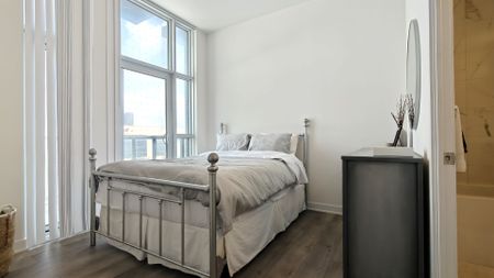 For Lease - 10 Honeycrisp Crescent Unit# 209, Vaughan, Ontario - Photo 4