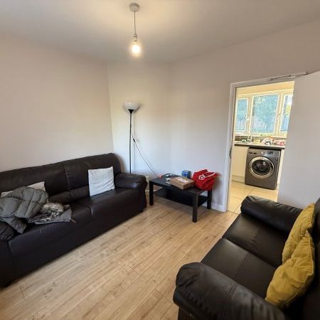 ROOM 1, Middleton Boulevard, Property for rent - Photo 1