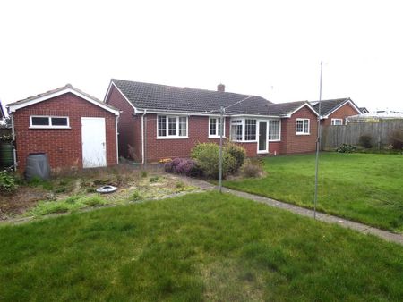 3 bedroom bungalow to rent - Photo 2