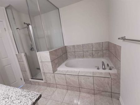 For Lease - 2559 Barbarolli Path, Oshawa, Ontario - Photo 4