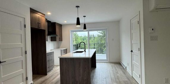 6 1/2 - DUPLEX - sur 2 étage - neuf - rue en rond point - Photo 2