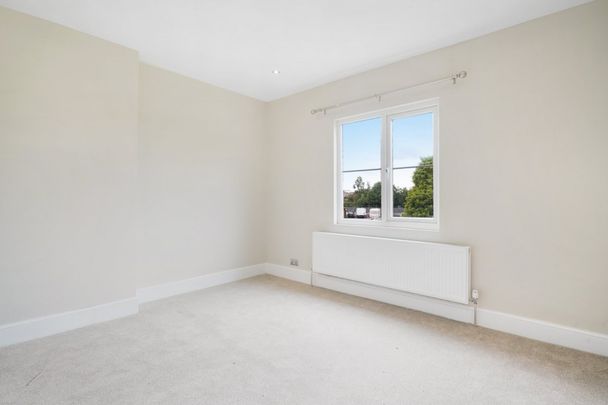 Riffel Road, NW2, London - Photo 1