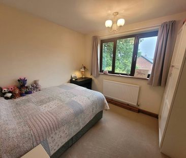 Semi-detached house to rent on - Photo 6