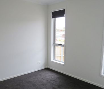 Modern Living with Space to Enjoy - Blackmans Bay - Photo 2