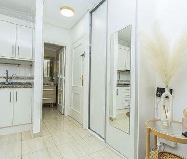 Fantastic 2 Bed Apartment for Short Term Rental in Torrevieja - Photo 1