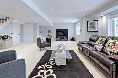 For Lease - 19 Brass Drive, Richmond Hill, Ontario - Photo 3