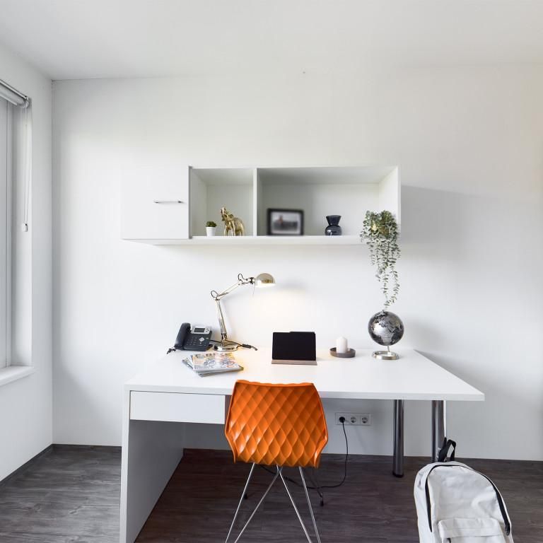 Bigger Bude 1.03.04 - Photo 1