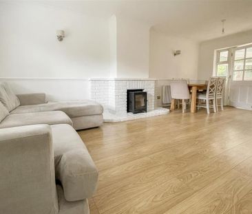 3 bedroom end of terrace house to rent - Photo 1