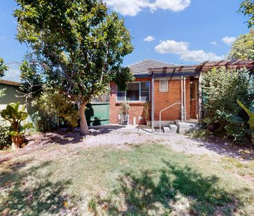 Spacious Family Home Just Minutes from Monash Uni - Photo 6