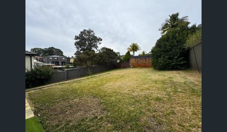 Four Bedroom Updated Family Home - Photo 4