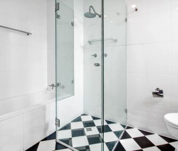 Ideally located Victorian corner terrace - Photo 6