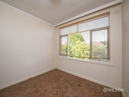 Spacious 2 Bedroom apartment - Photo 4
