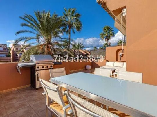 Alquiler de dúplex en Calle Isabel de Valois - Photo 1